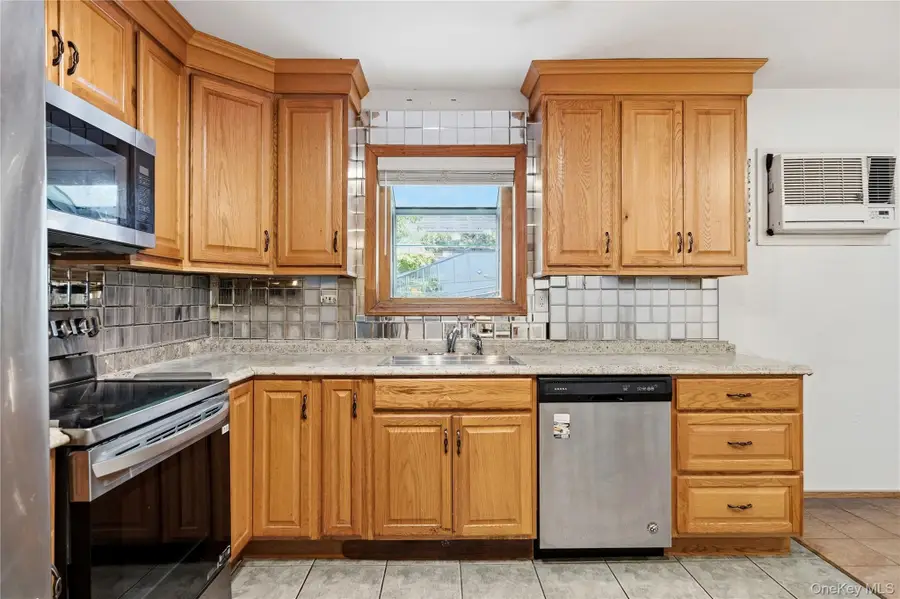 70 Avenue A, Holbrook, NY 11741 - #3