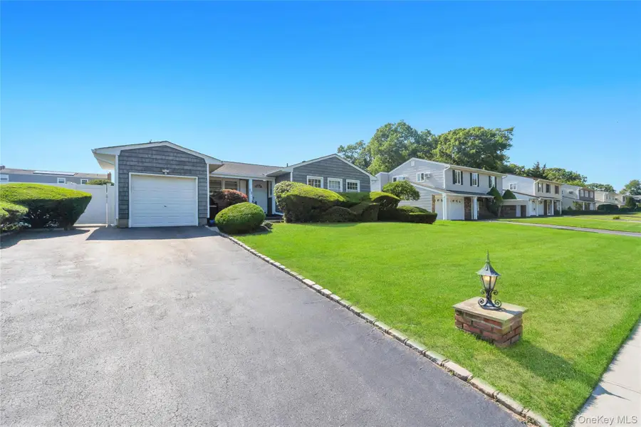 22 Dover Hill Drive, Nesconset, NY 11767 - #2