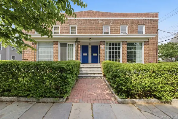 21 Crescent Place, Yonkers, NY 10704