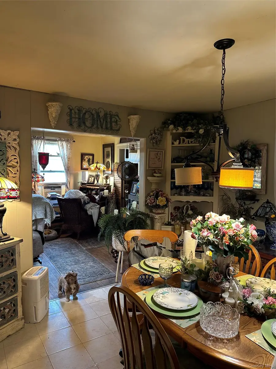 2 Willett Avenue, Sayville, NY 11782 - #2