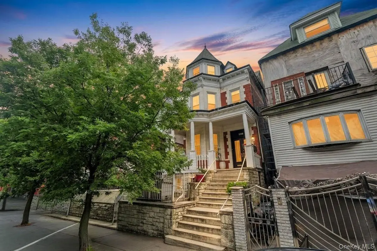 330 E 198th Street, Bronx, NY 10458 - #1