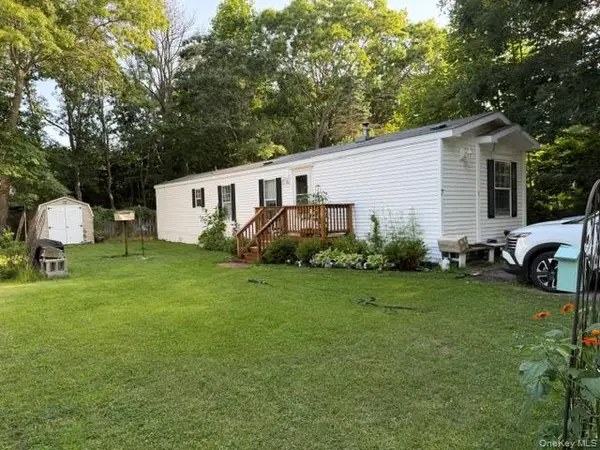 1538 Speonk Riverhead Road #7 Circle Drive, Speonk, NY 11972