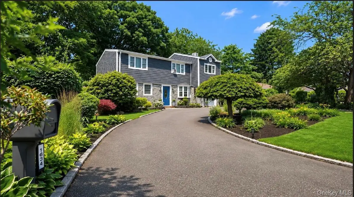 1634 N Gardiner Drive, Bay Shore, NY 11706 - #1