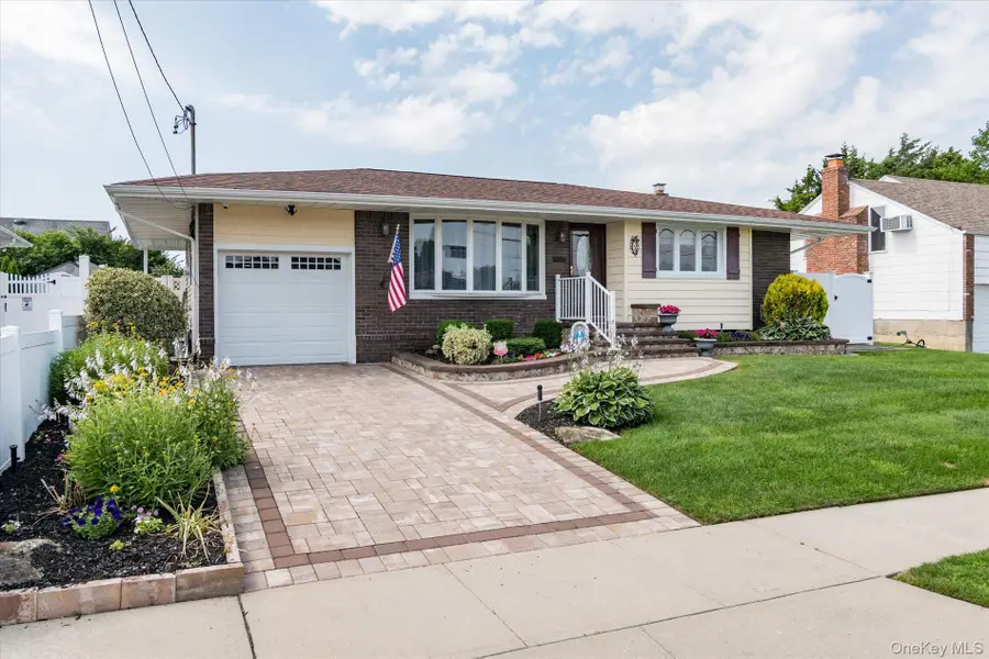 34 1st Avenue, Farmingdale, NY 11735 - #2