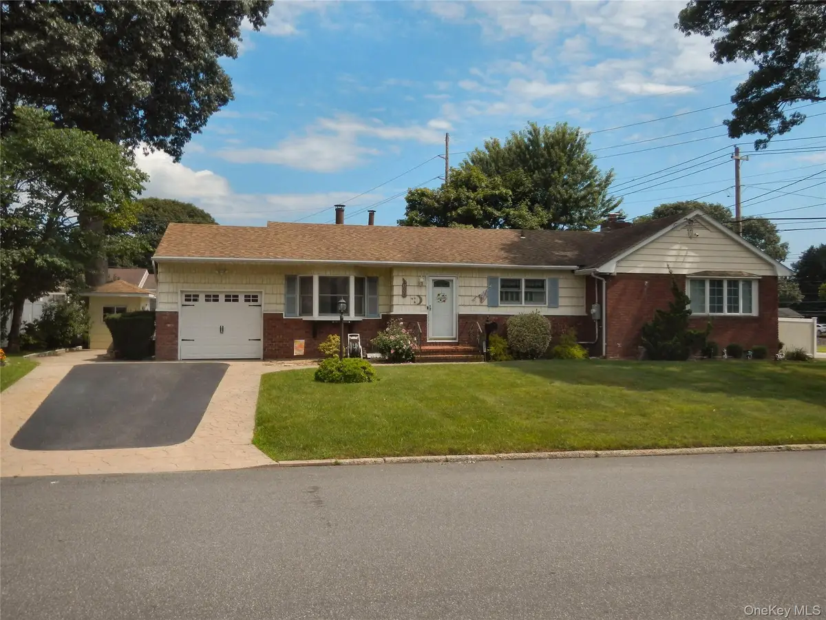 1005 Thompson Drive, Bay Shore, NY 11706 - #1