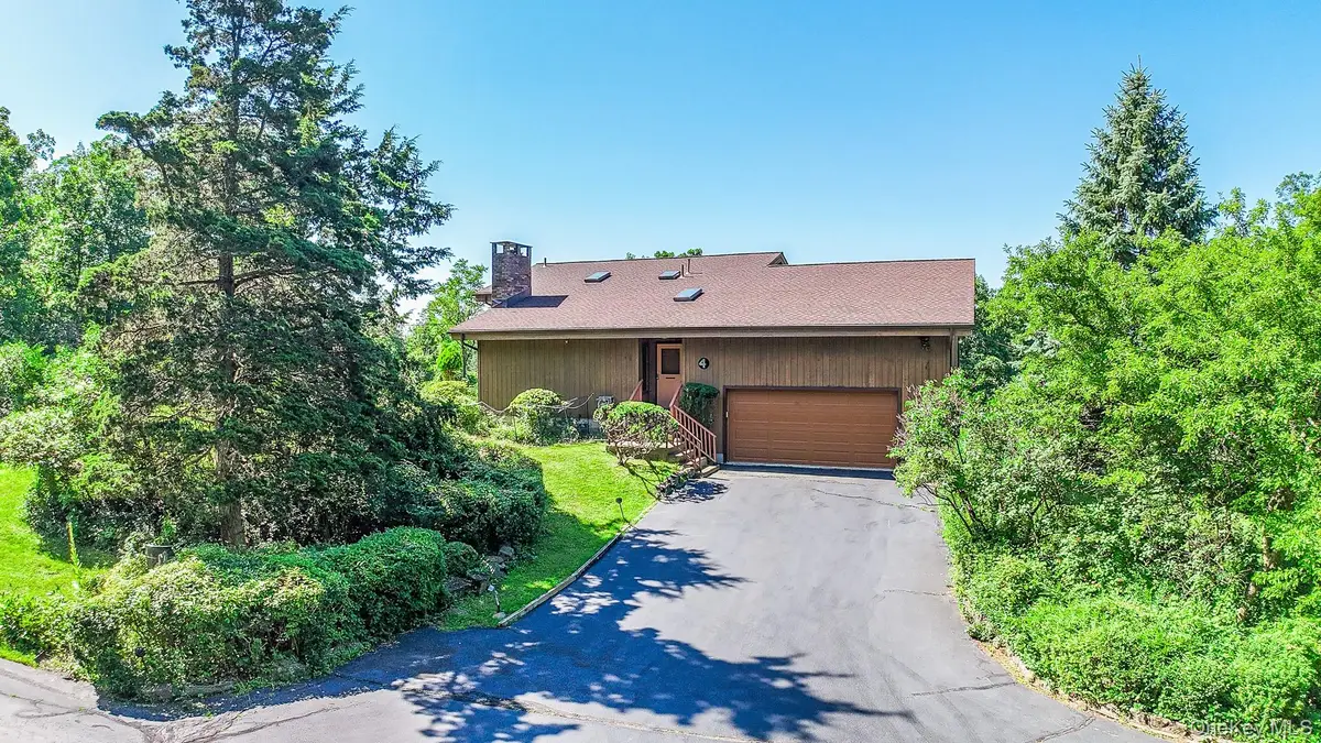 4 Bellview Drive, Valley Cottage, NY 10989 - #1