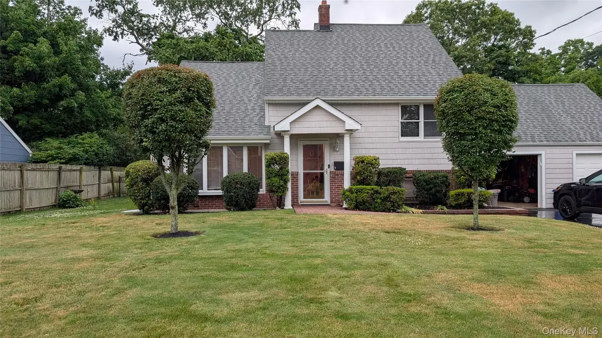 7 Oaktree Lane, Huntington Station, NY 11746 - #1