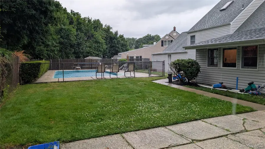 7 Oaktree Lane, Huntington Station, NY 11746 - #3