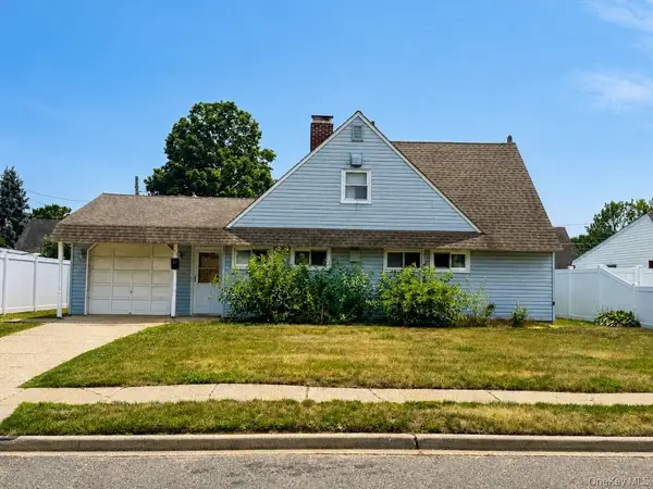 44 Mallard Road, Levittown, NY 11756