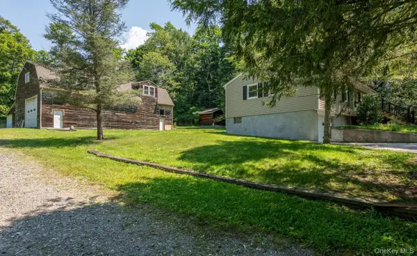676-678 Oak Summit Road, Millbrook, NY 12545
