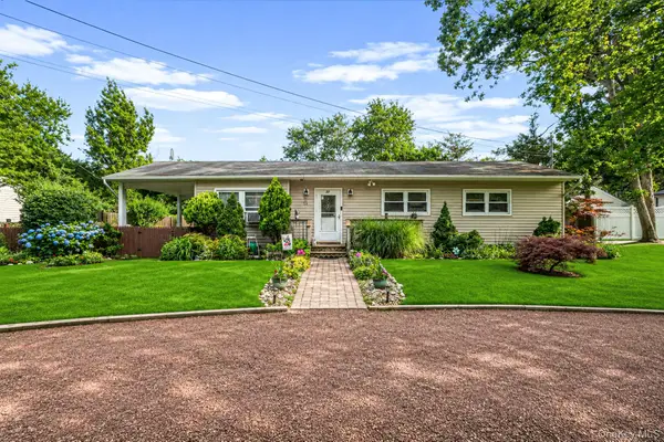 22 Jane Street, Selden, NY 11784