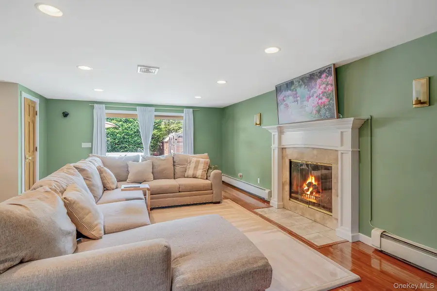 108 Keswick Drive, East Islip, NY 11730 - #3