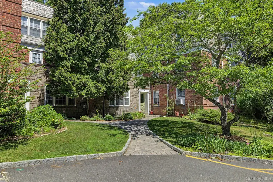 104 Pinewood Rd #3C, Hartsdale, NY 10530 - #2