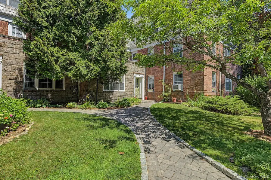 104 Pinewood Rd #3C, Hartsdale, NY 10530 - #3