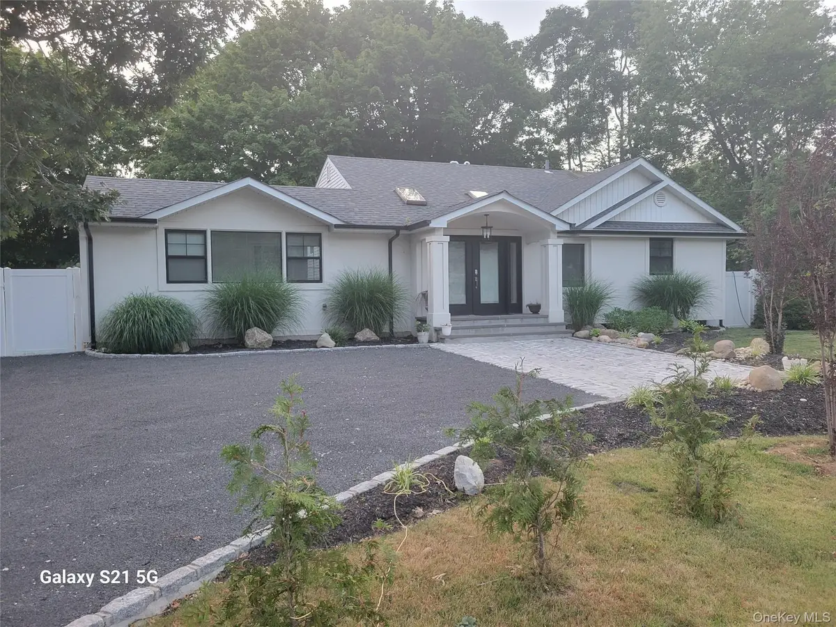 566 Locust Avenue, Oakdale, NY 11769 - #1