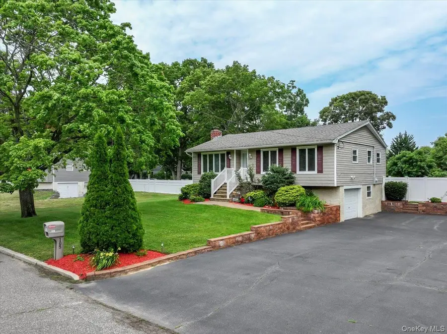 105 Greenhaven Drive, Port Jefferson Station, NY 11776 - #2