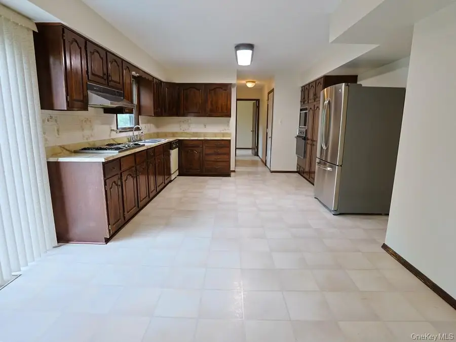 25 Georges Road, Middletown, NY 10941 - #2