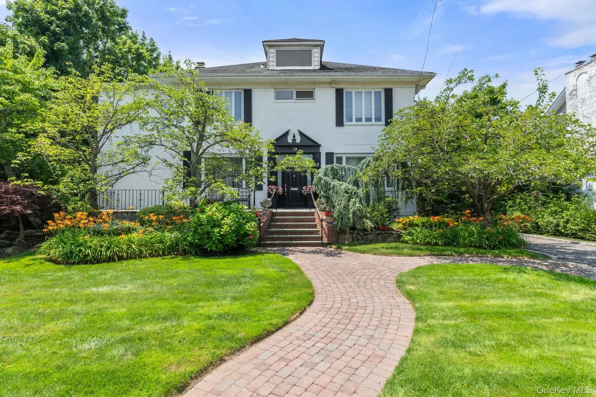 19 Margaret Avenue, Lawrence, NY 11559 - #1