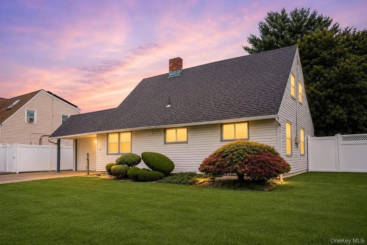 30 Bent Lane, Levittown, NY 11756 - #1