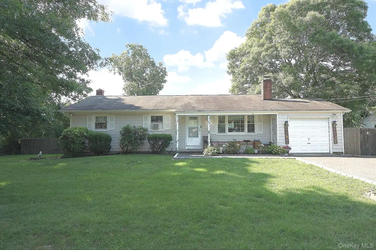 12 Acorn Street, Ronkonkoma, NY 11779 - #1
