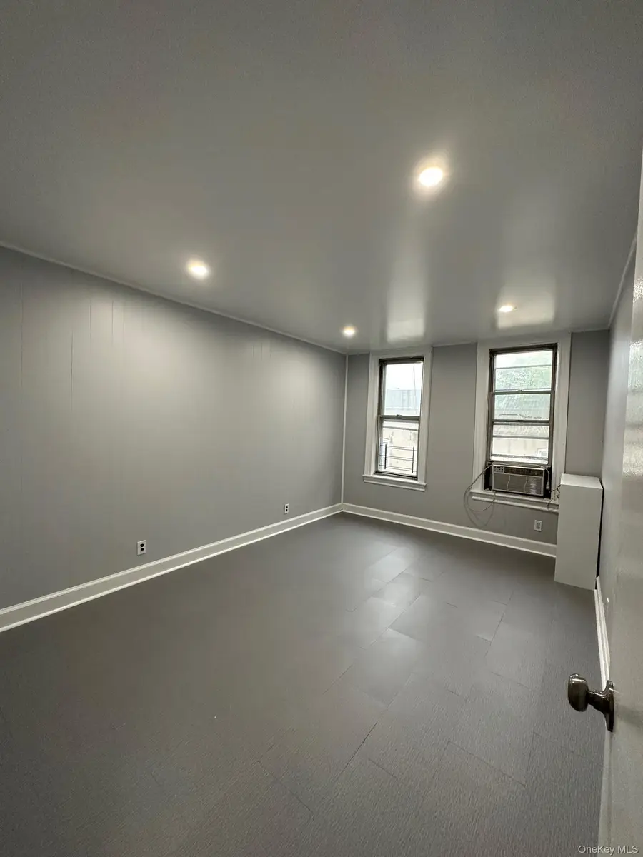 1126 Ward Avenue, Bronx, NY 10472 - #2