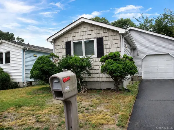 5131 Village Circle E, Manorville, NY 11949