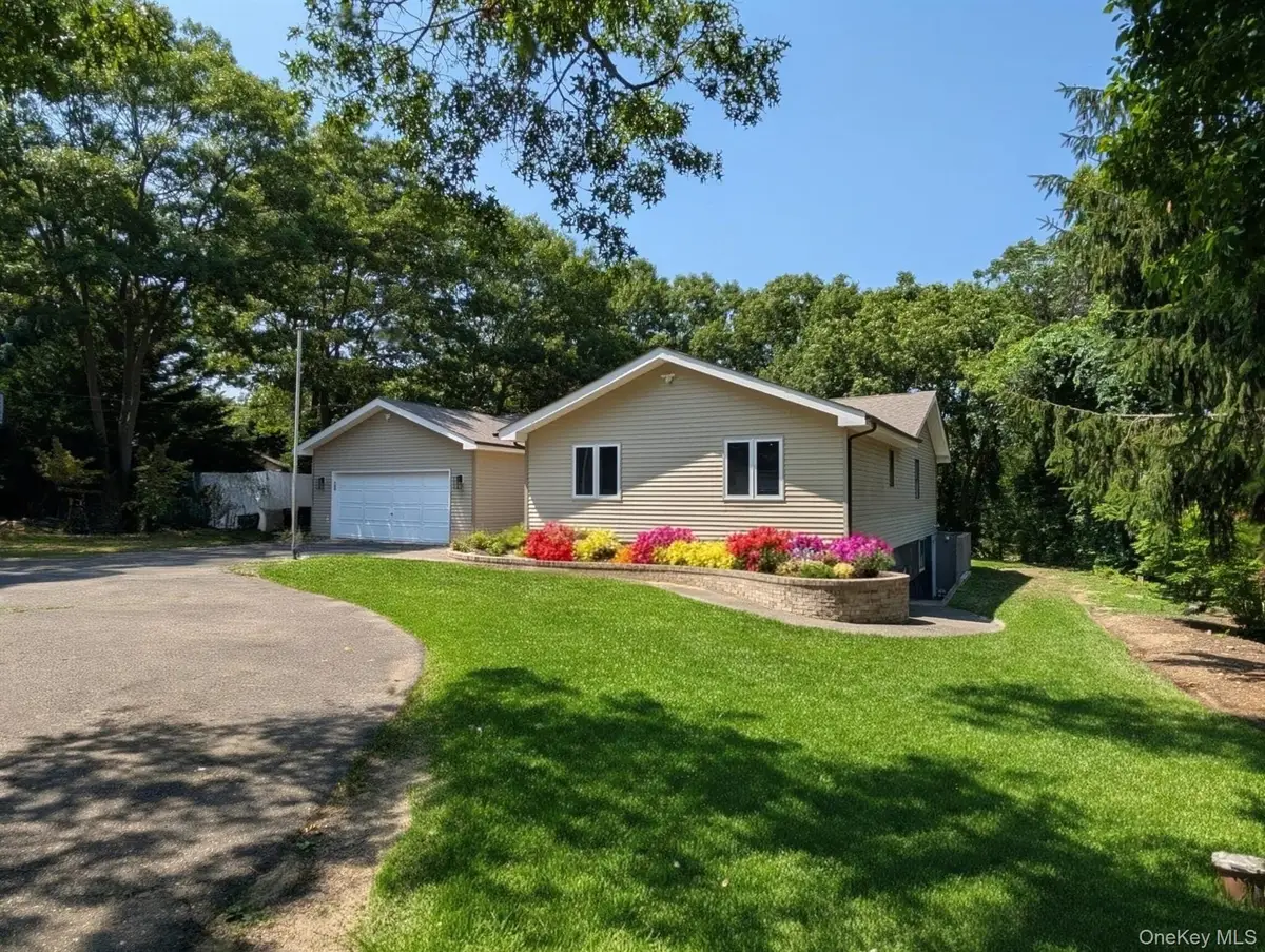 27 Hickory Avenue, Farmingville, NY 11738 - #1