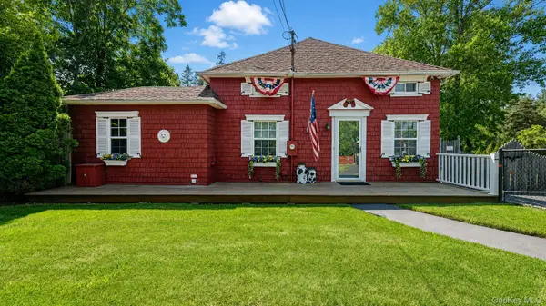 16 Yaphank Middle Island Road, Middle Island, NY 11953