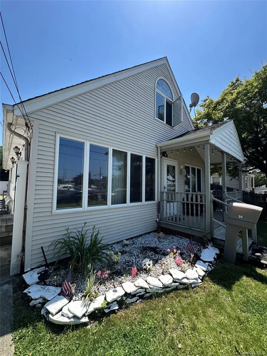 95 E Riviera Drive, Lindenhurst, NY 11757 - #2