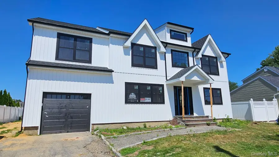 60 Westwood Road S, Massapequa Park, NY 11762 - #2