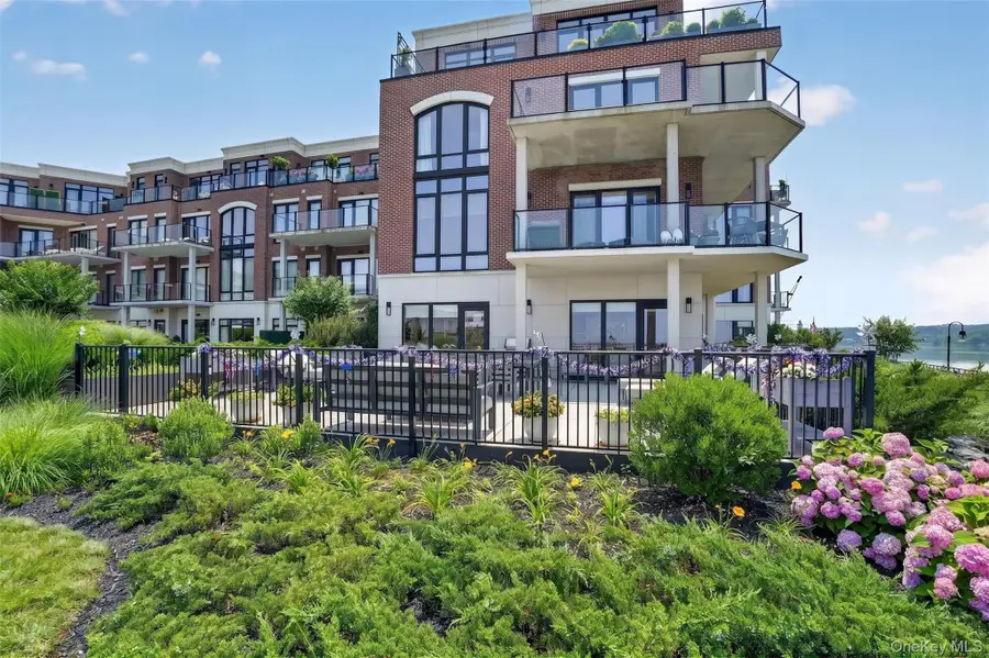 10 Shore Road #101, Glenwood Landing, NY 11547 - #2