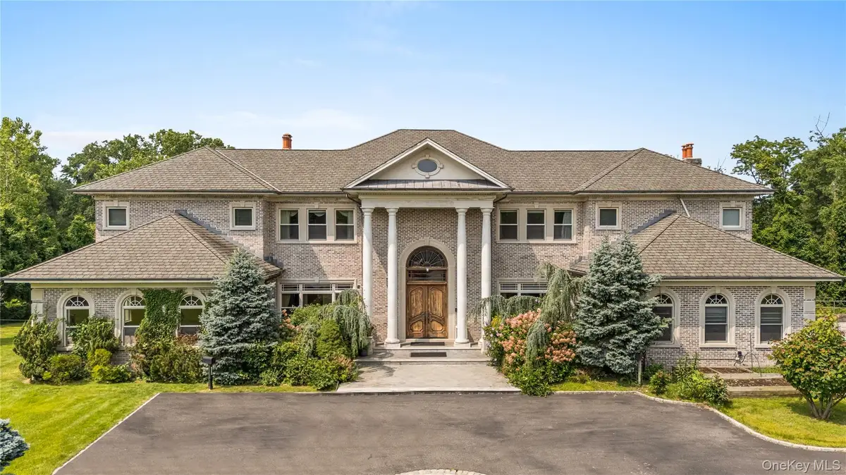3 Valentine Farm Court, Old Brookville, NY 11545 - #1