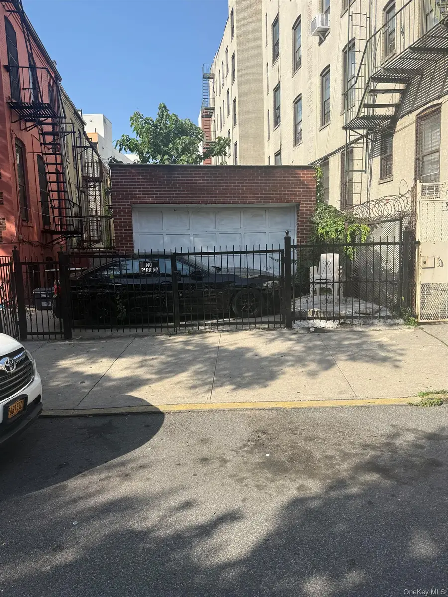 2186 Washington Avenue, Bronx, NY 10457 - #3