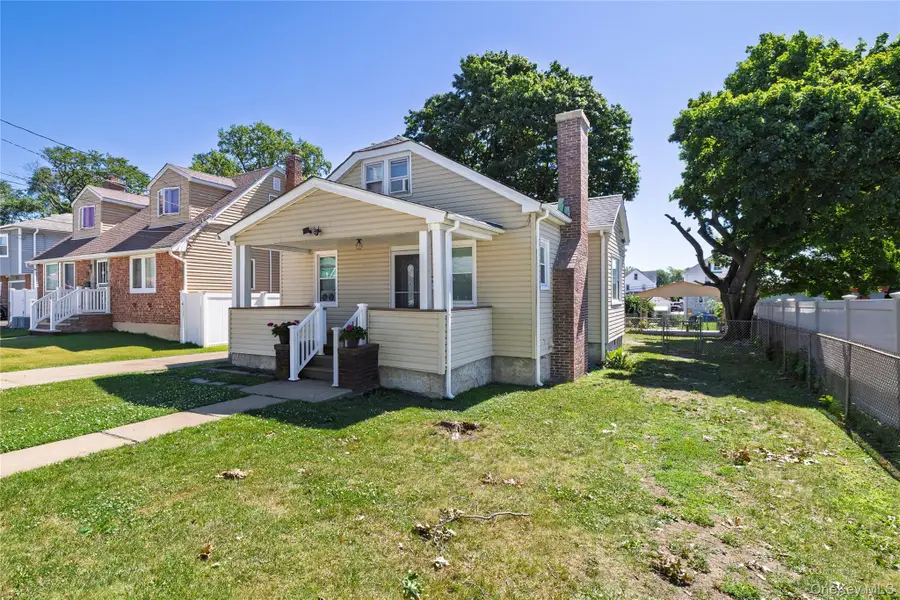 843 Davis Avenue, Uniondale, NY 11553 - #3