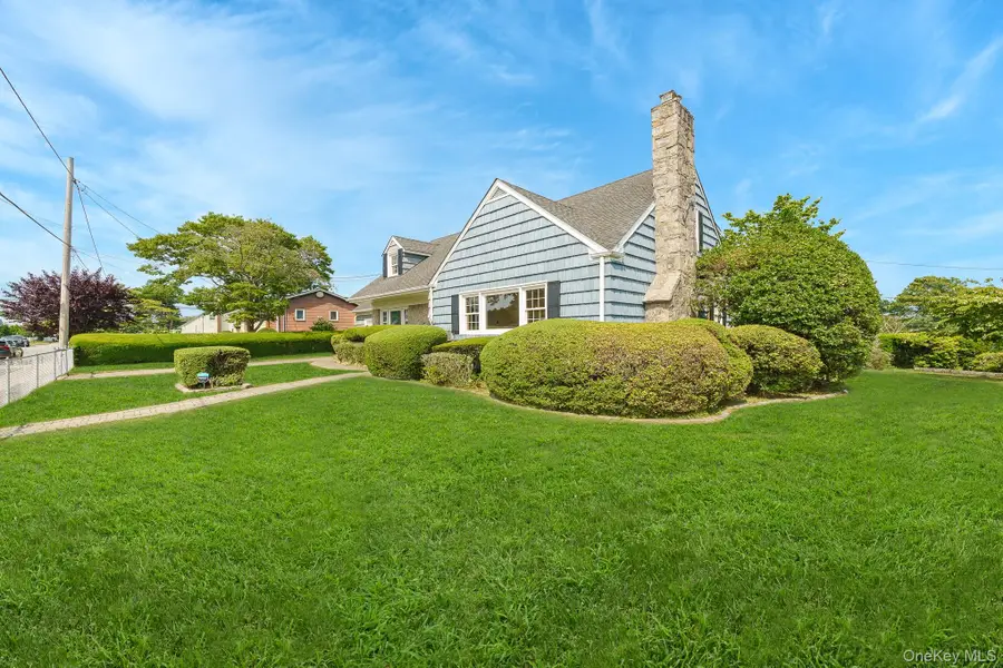 23 Spruce Street, Farmingdale, NY 11735 - #2