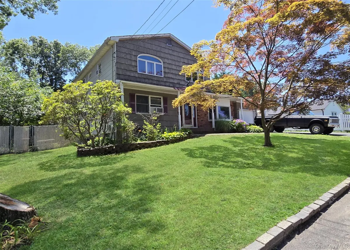 424 Alphabet Street, Holbrook, NY 11741 - #1