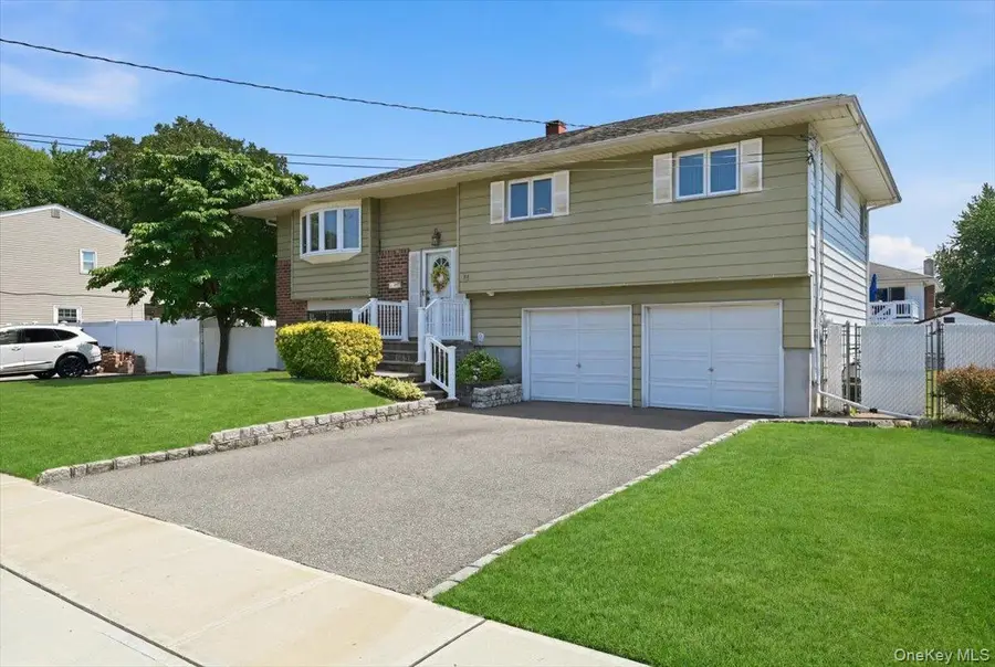 30 Oregon Street, Deer Park, NY 11729 - #3