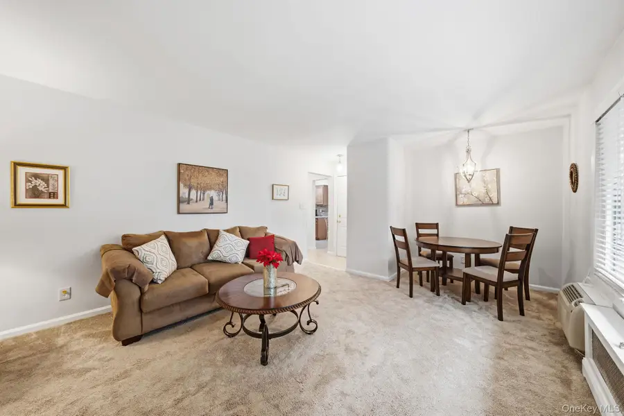 172 Edmunton #D 8, North Babylon, NY 11703 - #3
