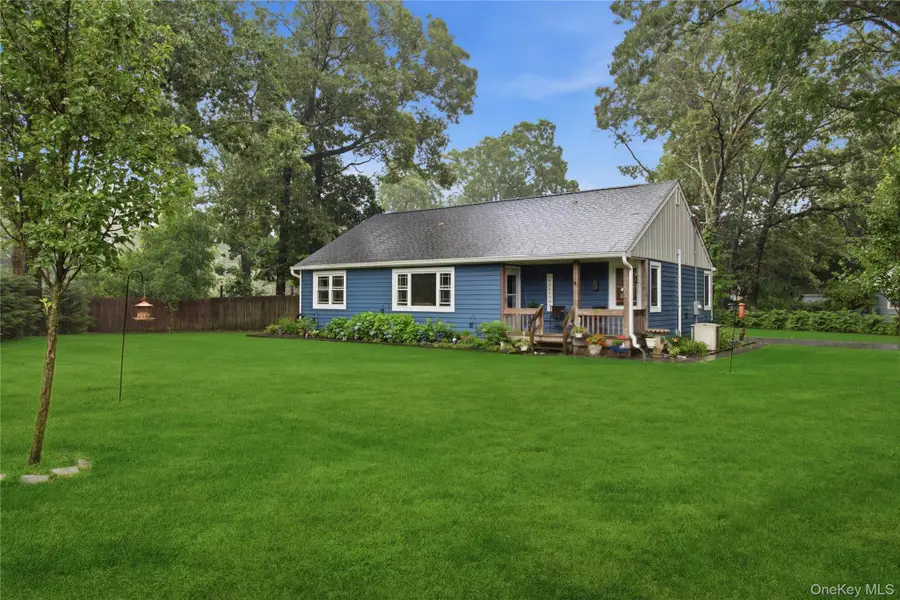 3 Parkside Avenue, Miller Place, NY 11764 - #2