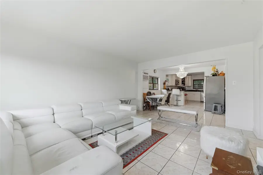 109 Wakefield Avenue, Yonkers, NY 10704 - #3