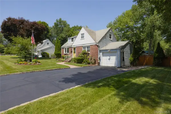 67 Pearce Parkway, Pearl River, NY 10965