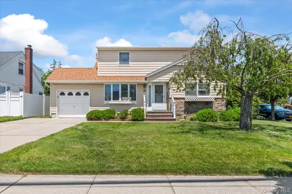 29 Edward Street, Bethpage, NY 11714