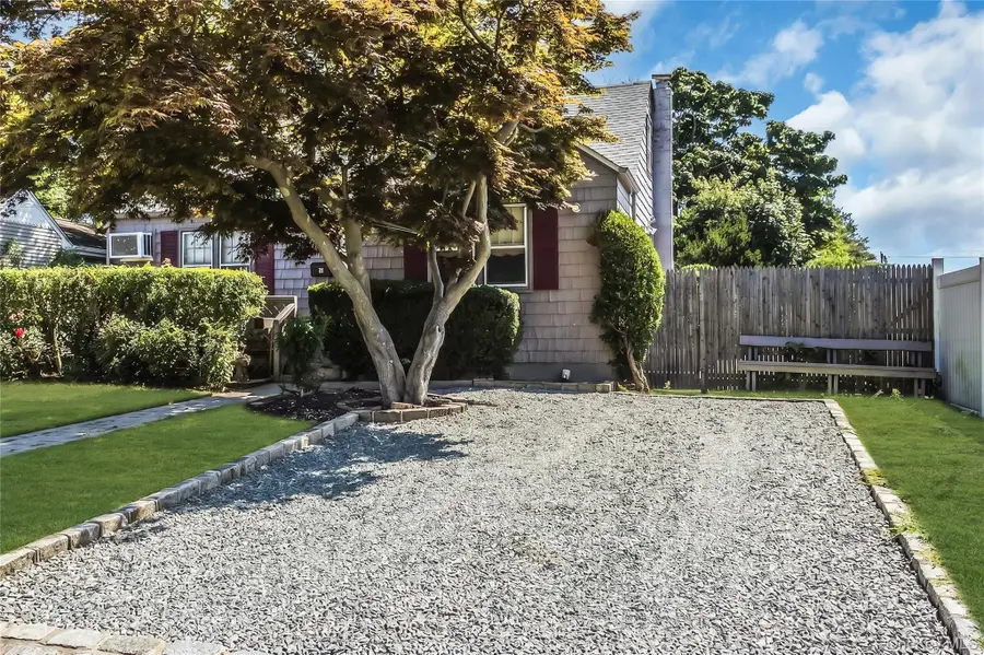 9 Kays Court, North Babylon, NY 11703 - #3