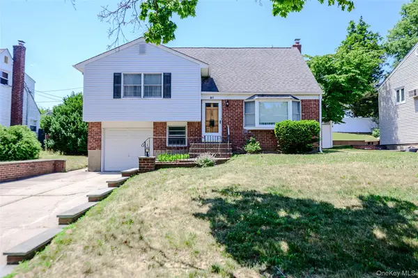 87 Central Park Road, Plainview, NY 11803