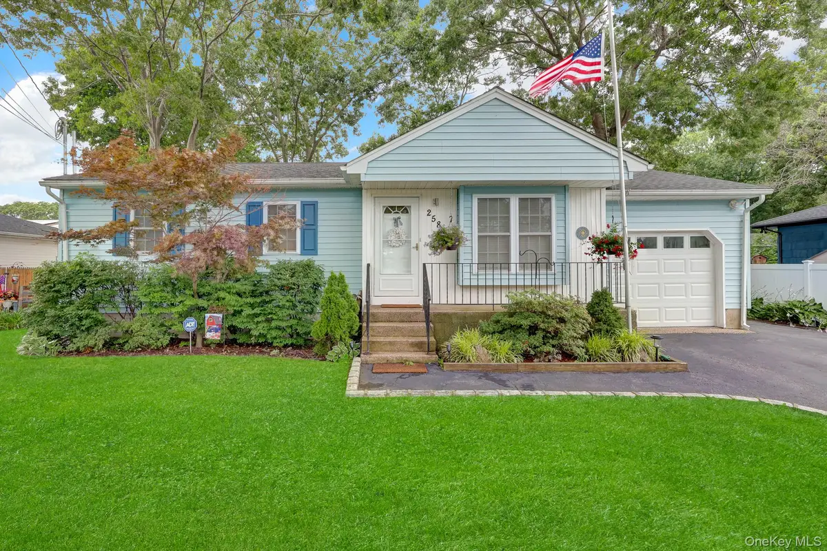 258 Floyd Road, Shirley, NY 11967 - #1