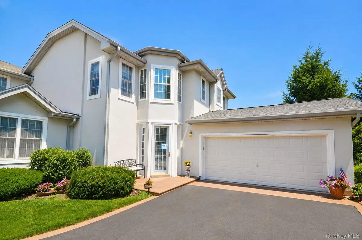 727 Balfour Place, Melville, NY 11747 - #1