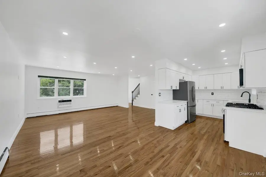 1034 Throgs Neck Expwy, Bronx, NY 10465 - #3