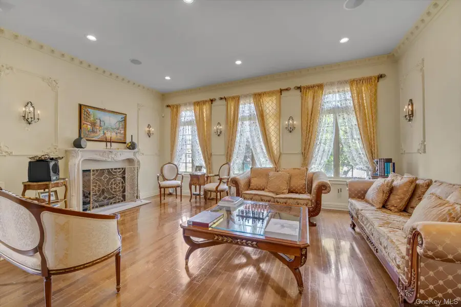 760 Hillcrest Place, North Woodmere, NY 11581 - #3