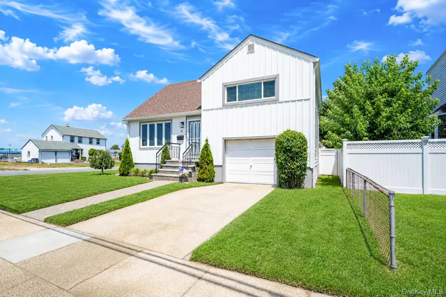 4 Martha Street, Freeport, NY 11520 - #2