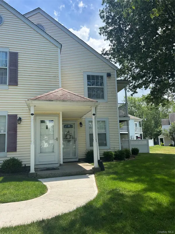 99 Fairview Circle #211U, Middle Island, NY 11953